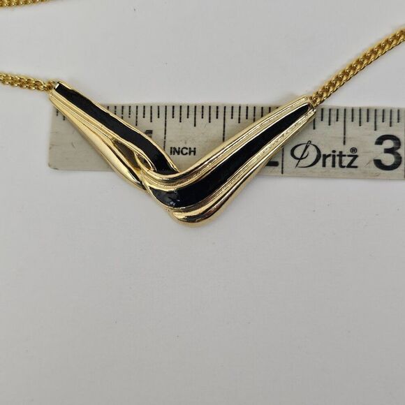 Vintage Black Enamel V Cut Out Necklace 16.5" Curb Chain Choker Gold Tone Metal - Picture 4 of 9